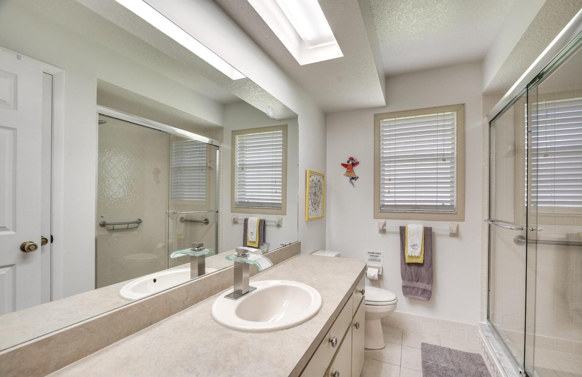 הוילה Spring Hill Retreat With Heated Pool And 4-In-1 Grill מראה חיצוני תמונה